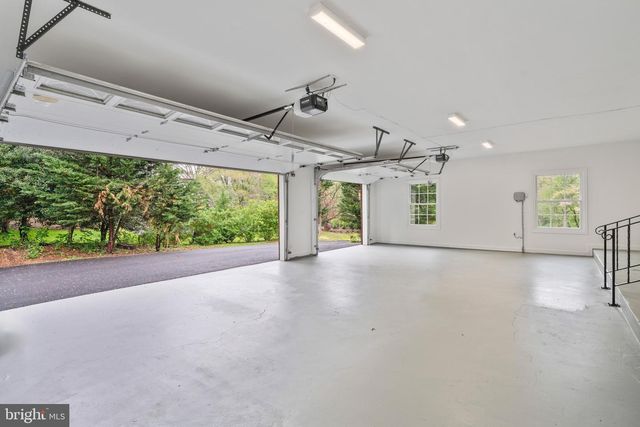 10821 BARN WOOD LN, Potomac, MD 20854