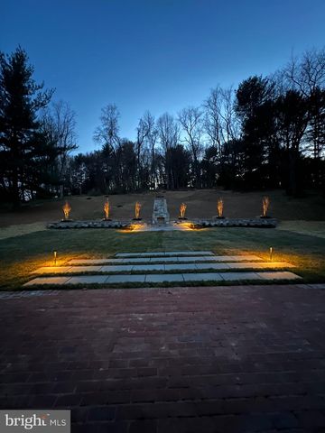 10821 BARN WOOD LN, Potomac, MD 20854