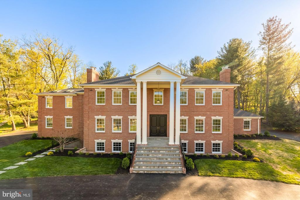 10821 BARN WOOD LN, Potomac, MD 20854