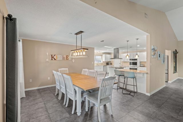 2314 Miami Court, Navarre, FL 32566