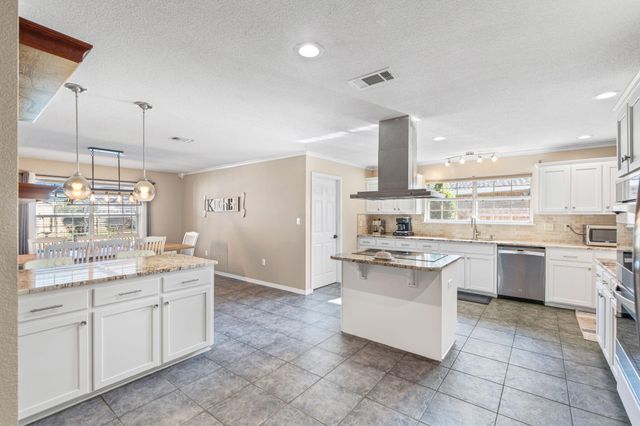 2314 Miami Court, Navarre, FL 32566