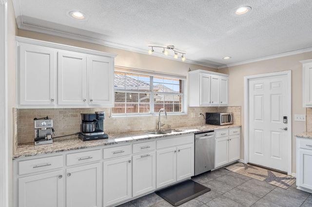 2314 Miami Court, Navarre, FL 32566