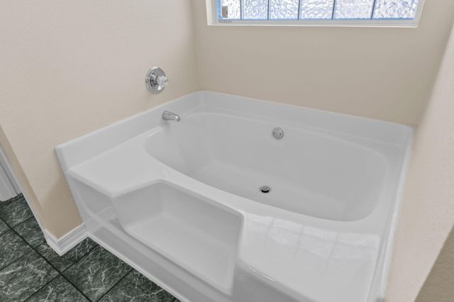 2314 Miami Court, Navarre, FL 32566