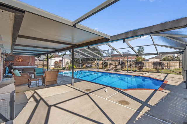 2314 Miami Court, Navarre, FL 32566