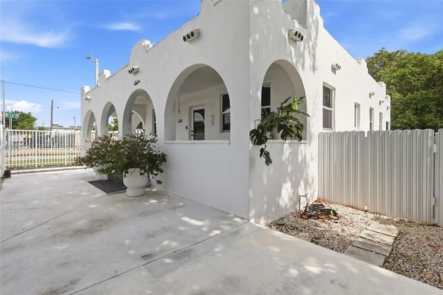 1909 NW 62nd St, Miami, FL 33147