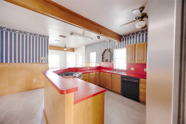 3814 Maeker RD, Flatonia, TX 78941