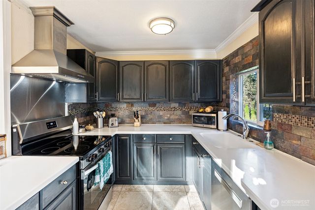 14825 NW Holly Road, Seabeck, WA 98380