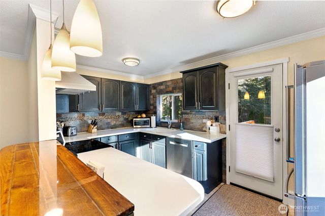 14825 NW Holly Road, Seabeck, WA 98380