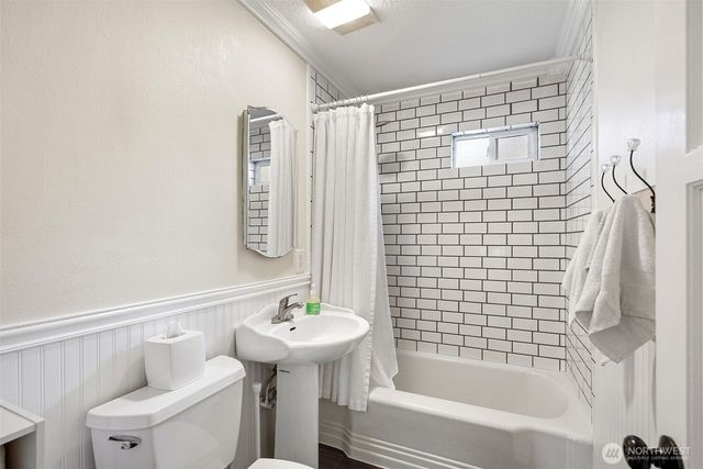 14825 NW Holly Road, Seabeck, WA 98380