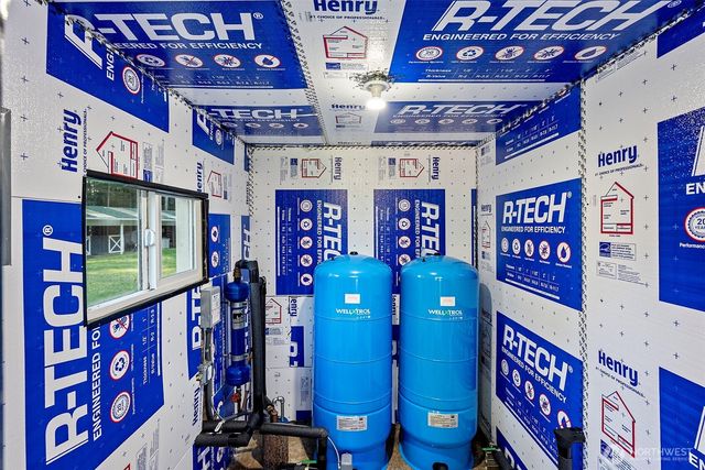 14825 NW Holly Road, Seabeck, WA 98380