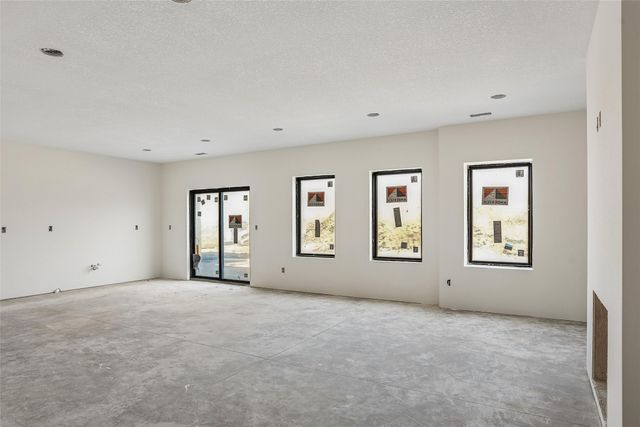 1608 N G Street, Indianola, IA 50125