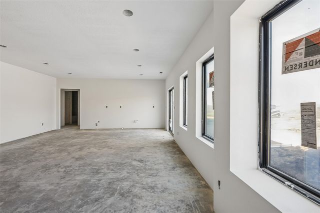 1608 N G Street, Indianola, IA 50125