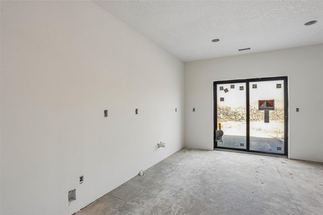 1608 N G Street, Indianola, IA 50125