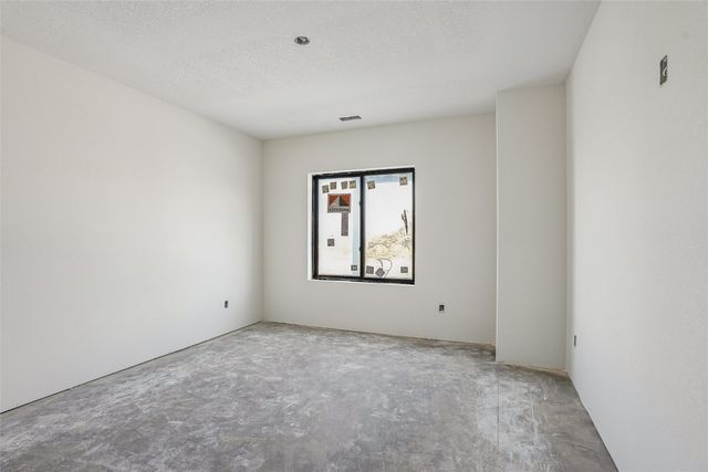 1608 N G Street, Indianola, IA 50125