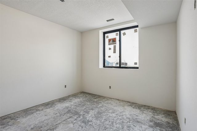 1608 N G Street, Indianola, IA 50125