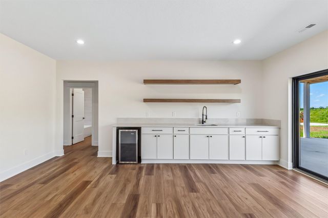1608 N G Street, Indianola, IA 50125
