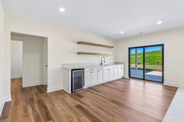 1608 N G Street, Indianola, IA 50125