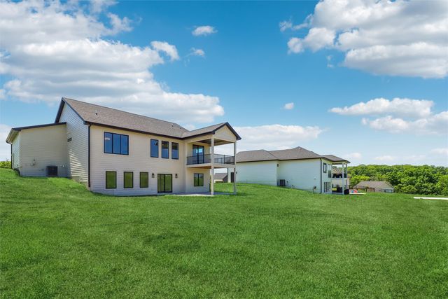 1608 N G Street, Indianola, IA 50125