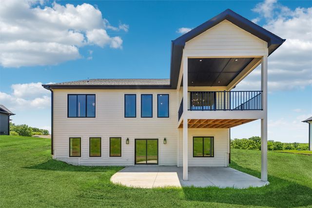 1608 N G Street, Indianola, IA 50125