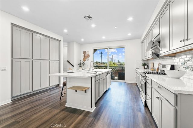 172 Bahia, Covina, CA 91722