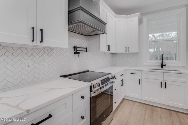 64 Clear Lake Road, Perkinston, MS 39573