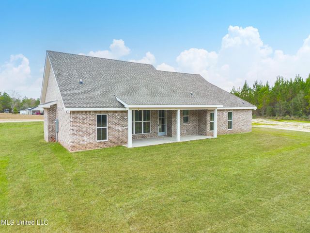 64 Clear Lake Road, Perkinston, MS 39573