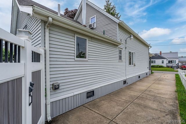 44 Frederick Street, Cheektowaga, NY 14227
