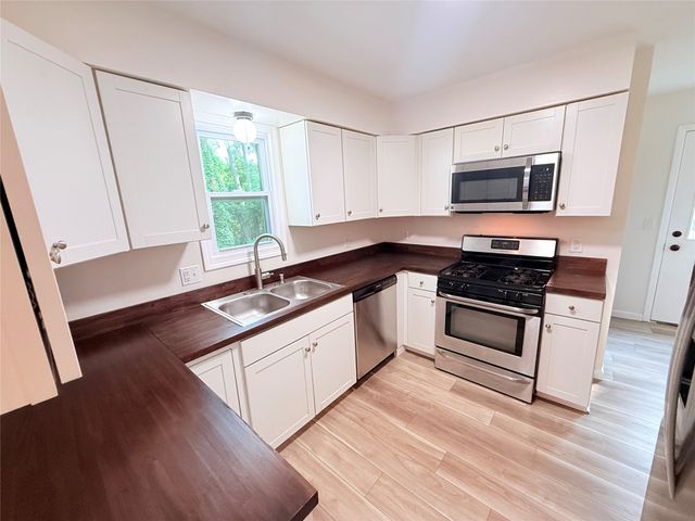 1520 E 30TH Street, Erie, PA 16510