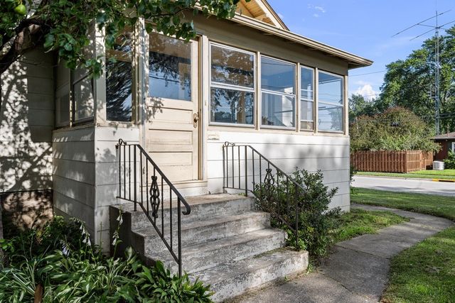437 12th Street, Silvis, IL 61282