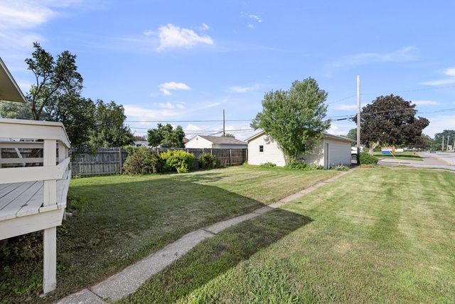 437 12th Street, Silvis, IL 61282