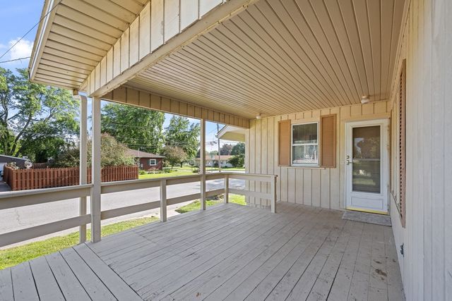 437 12th Street, Silvis, IL 61282