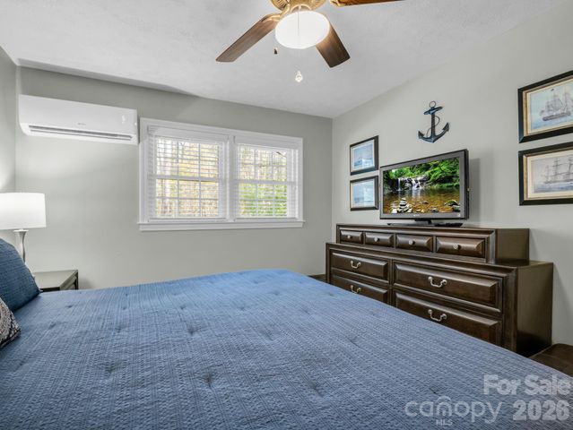 101 Boyd Drive 2A, Flat Rock, NC 28731