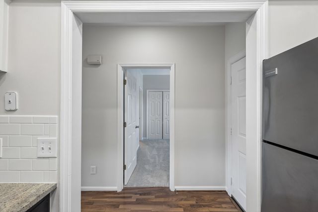 130 W End Pl, Nashville, TN 37205