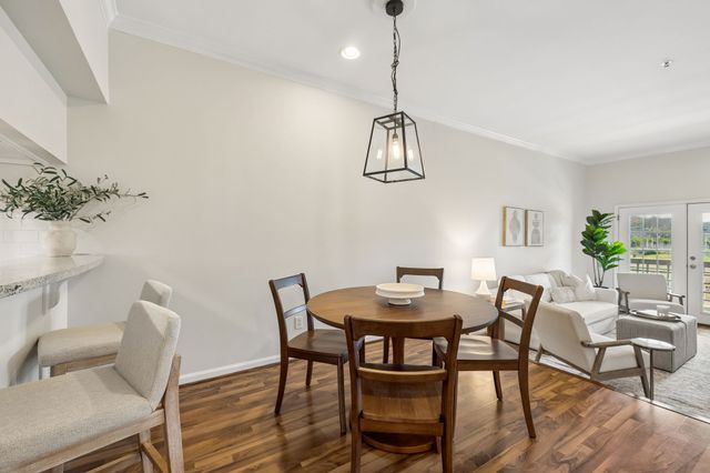 130 W End Pl, Nashville, TN 37205