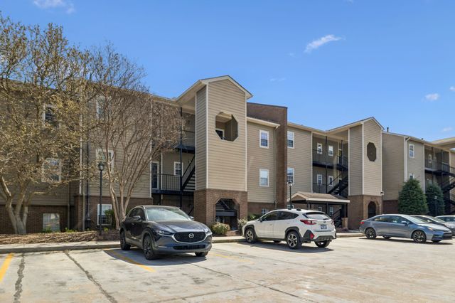 130 W End Pl, Nashville, TN 37205