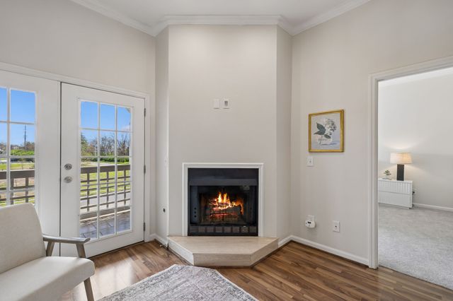 130 W End Pl, Nashville, TN 37205