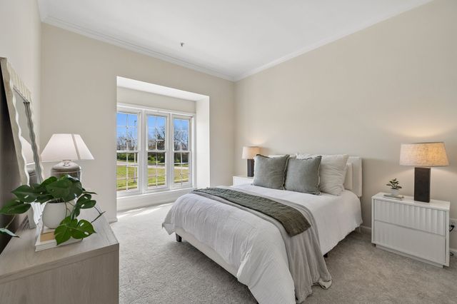 130 W End Pl, Nashville, TN 37205