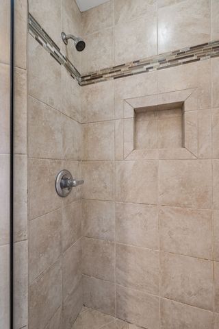 130 W End Pl, Nashville, TN 37205