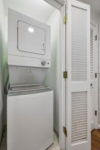 130 W End Pl, Nashville, TN 37205