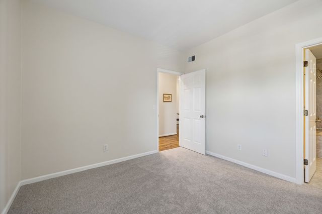 130 W End Pl, Nashville, TN 37205