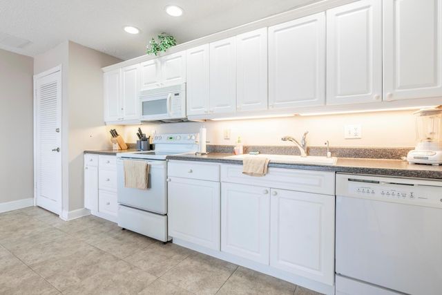 624 SW St Lucie Crescent 302, Stuart, FL 34994
