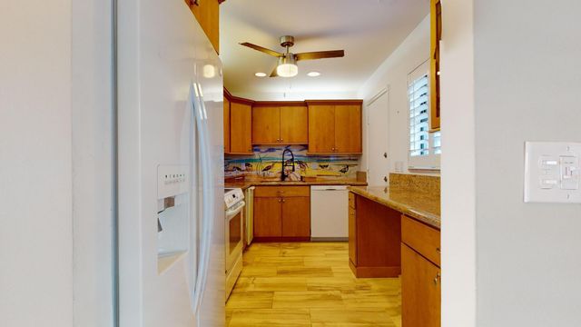 624 SW St Lucie Crescent 302, Stuart, FL 34994