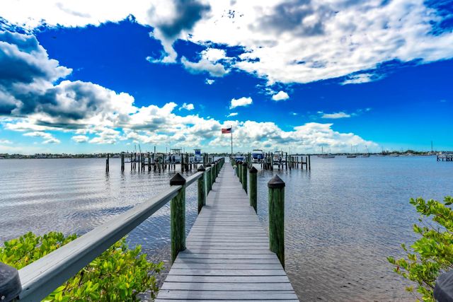 624 SW St Lucie Crescent 302, Stuart, FL 34994