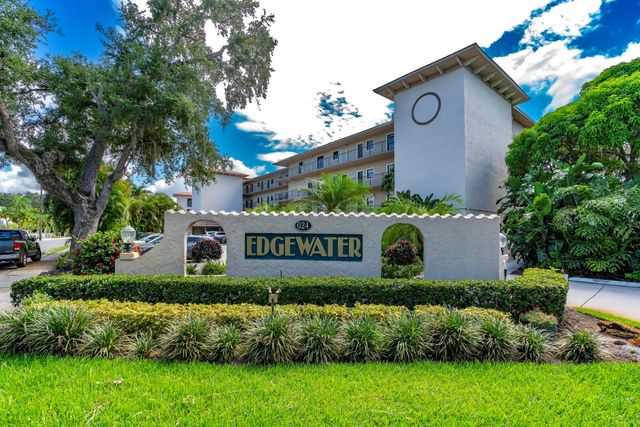 624 SW St Lucie Crescent 302, Stuart, FL 34994