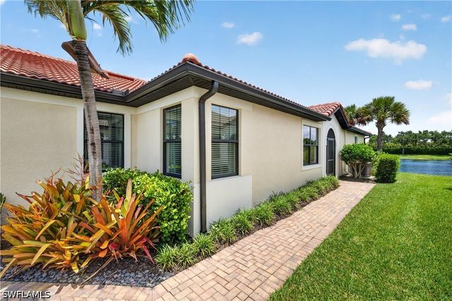 1482 Oceania DR S, Naples, FL 34113