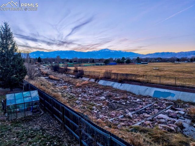 4572 N Crimson Circle, Colorado Springs, CO 80917