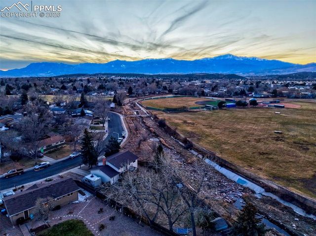 4572 N Crimson Circle, Colorado Springs, CO 80917