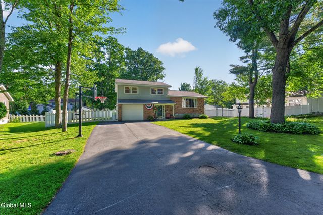 14 Ponderosa Drive, Voorheesville, NY 12186