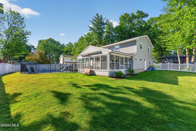 14 Ponderosa Drive, Voorheesville, NY 12186