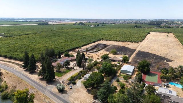 2924 E South Bear Creek, Merced, CA 95348